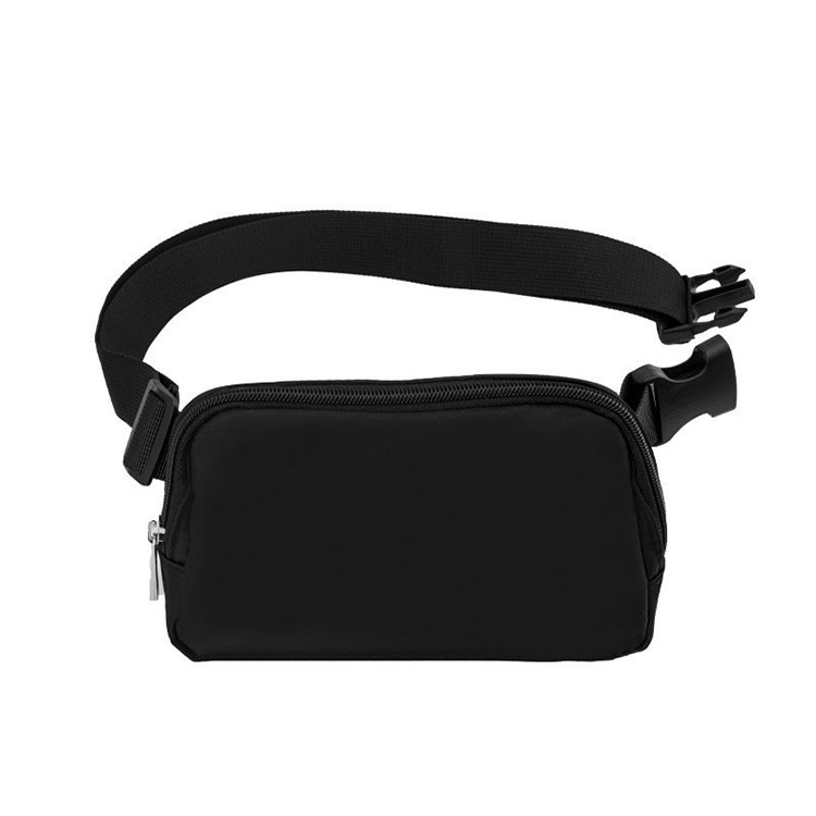 Como uma bolsa à prova d'água pode facilitar as viagens diárias e o uso ao ar livre?